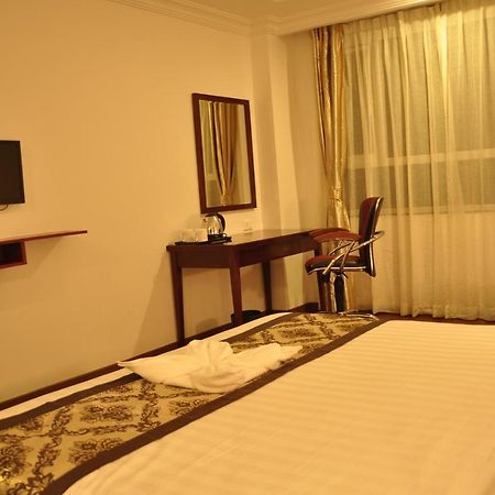 Grand Clarks Inn Badami Exterior foto