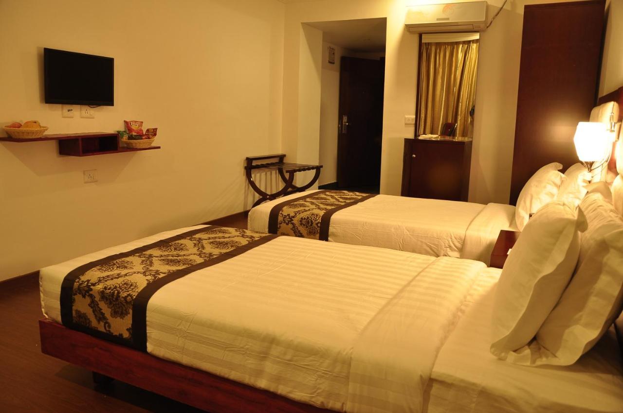 Grand Clarks Inn Badami Exterior foto