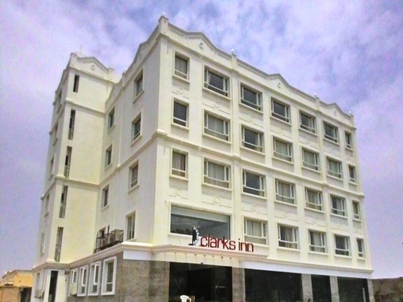 Grand Clarks Inn Badami Exterior foto
