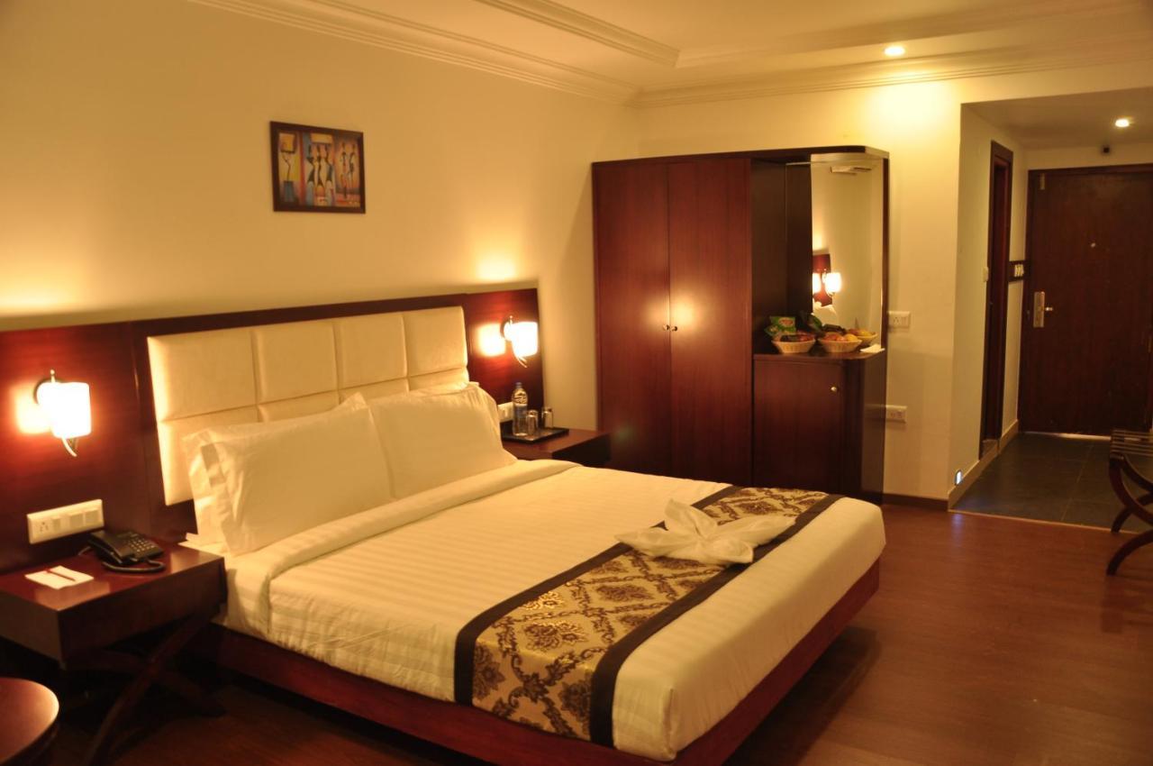 Grand Clarks Inn Badami Exterior foto