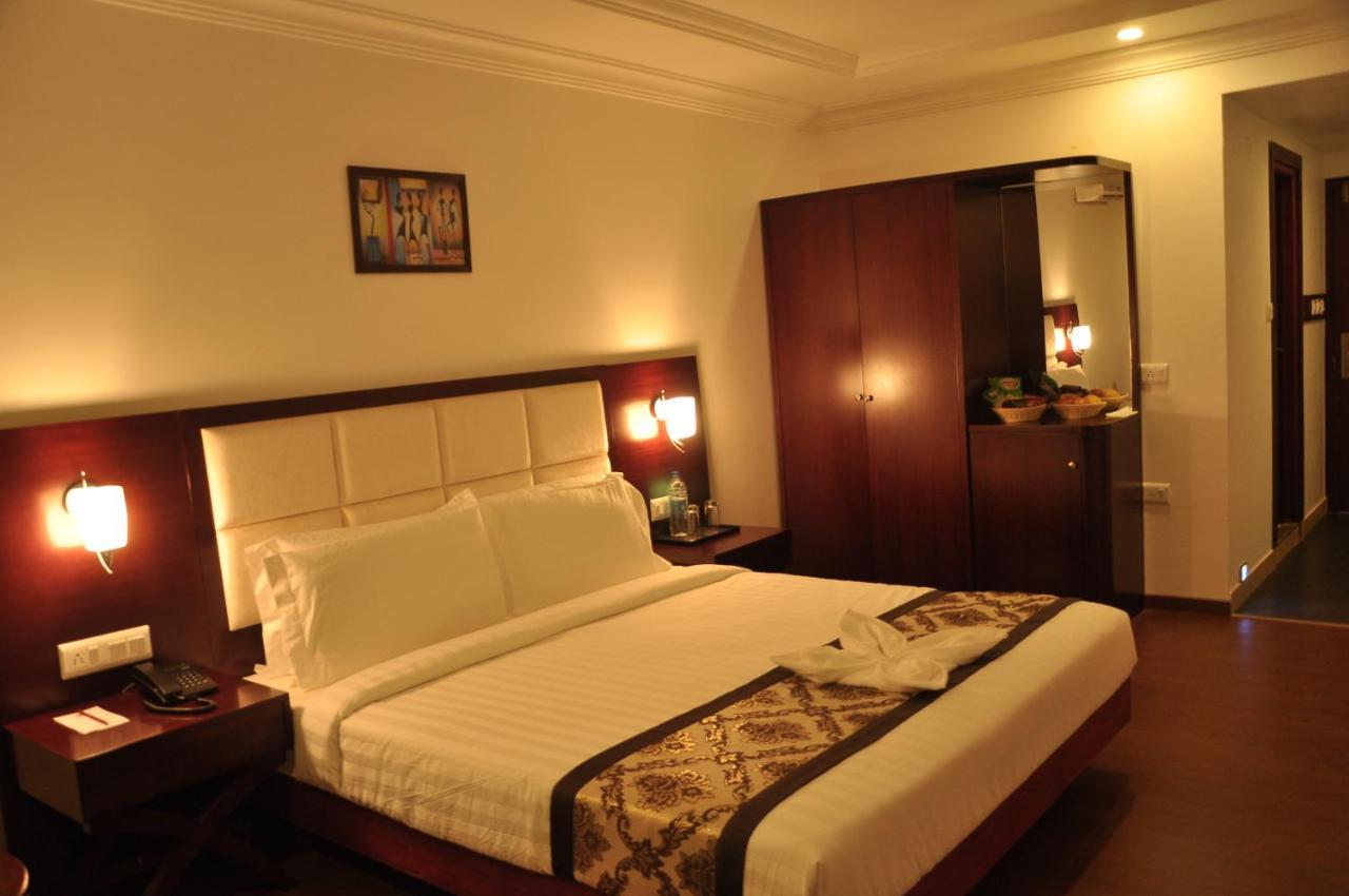 Grand Clarks Inn Badami Exterior foto